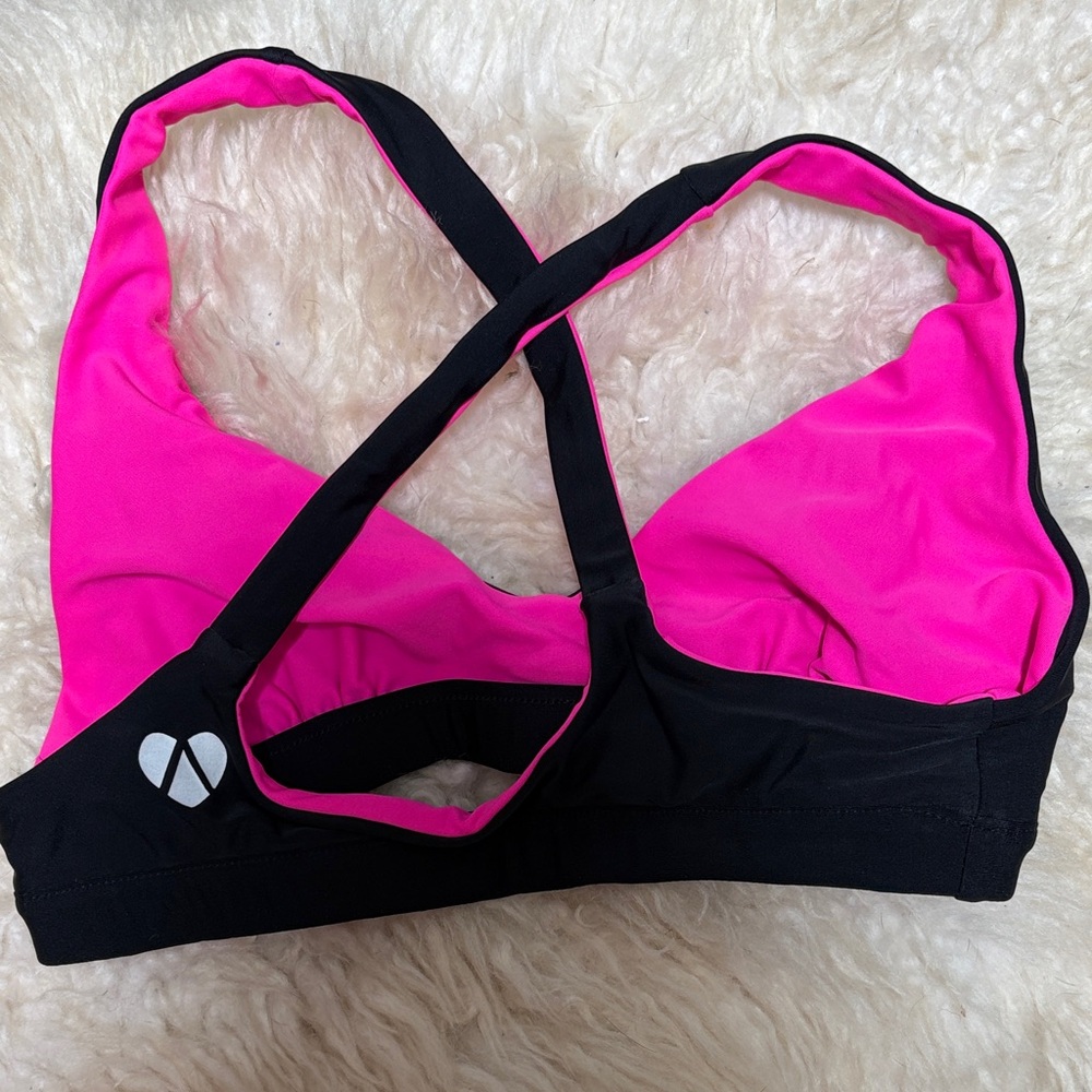 Reversible Mahiku Cross-Back Sports Bra Bikini top in Black and Hot Pink